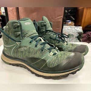 Women’s size 8 preowned Keen terradora hiking boots